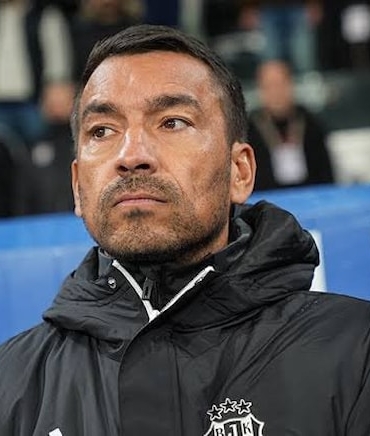 besiktas-giovanni-van-bronckhorstun-sozlesmesini-feshettijpg-r57b_N0VtkmLtkke4QG6kg