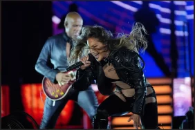 ennifer-lopez-istanbul-u-salladi-ama-yasananlar-18919116_4516_amp