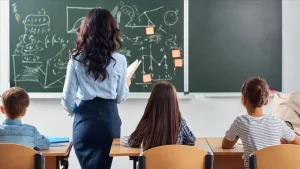 ogretmenlerin-kiyafetlerine-duzenleme-geliyor-tayt-kot-mini-etek-yasak-wm0m