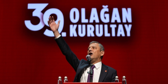 CHP’nin 39’uncu Kurultayı’nda Özgür Özel yeniden genel başkan seçildi