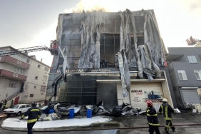 kocaeli-dilovasinda-parfum-deposu-yangini-6-olu-1-yarali