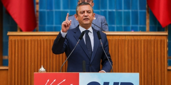 CHP lideri Özel: Darbeye teslim olmayacağız