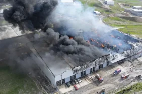 ankarada-mobilya-deposunda-yangin-ekipler-seferber-oldu-7BO0tvnY