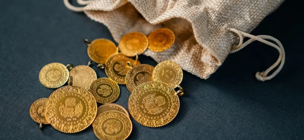 gram-altin-gune-dususle-basladi-1770878484