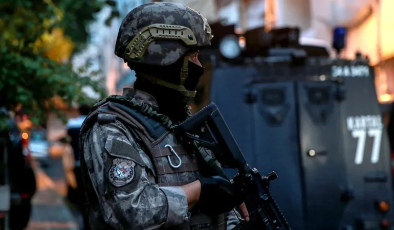 istanbul-merkezli-organize-suc-operasyonu-13-gozalti-SNHmpnfn