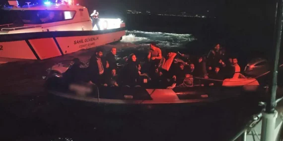 izmir-aciklarinda-2si-cocuk-24-duzensiz-gocmen-yakalandi-jhwmjCSN