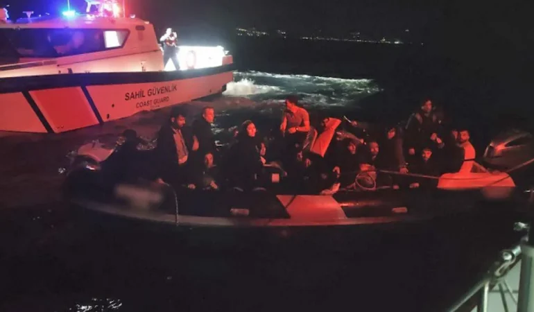 izmir-aciklarinda-2si-cocuk-24-duzensiz-gocmen-yakalandi-jhwmjCSN