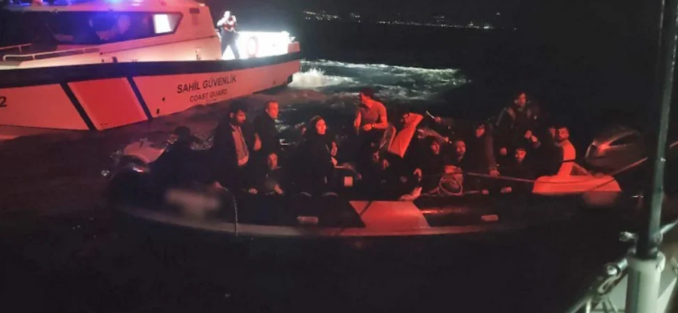 izmir-aciklarinda-2si-cocuk-24-duzensiz-gocmen-yakalandi-jhwmjCSN