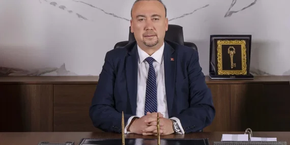 Tutuklanan Uşak Belediye Başkanı Yalım görevden alındı