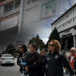 guzellik-salonunda-425-bin-tl-mobil-bankacilik-vurgunu-59o2mlru