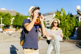 young-couple-sightseeing