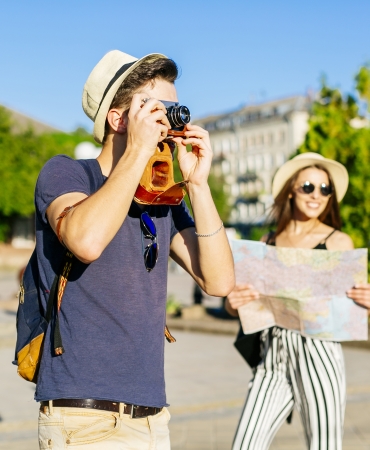 young-couple-sightseeing