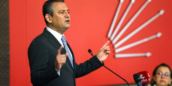 CHP’de olağanüstü kurultay için mahkemeye başvuru hazırlığı