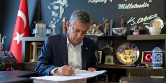 ozgur-ozel-chpden-istifa-etti-yeni-parti-resmen-ana-muhalefet-partisi-oldu-n7yl_cover
